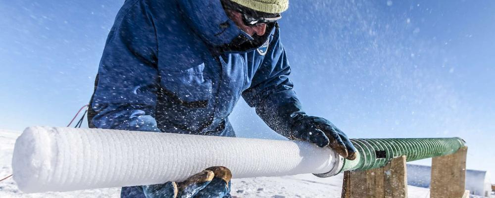 Etudier la glace pour observer les changements climatiques passés et comprendre le climat